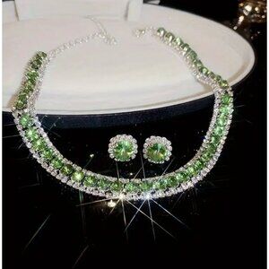 Elegant Green Sparkly Crystal Choker Necklace & Rivoli Earring Set